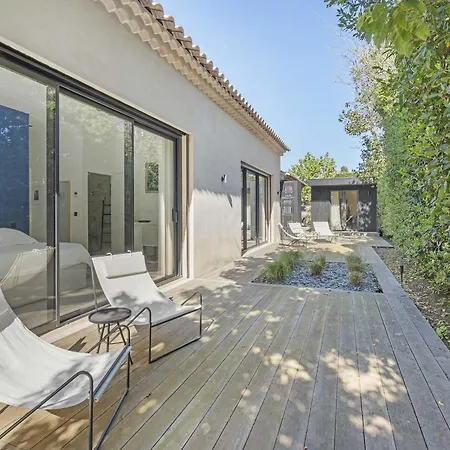 Iris Villa *
